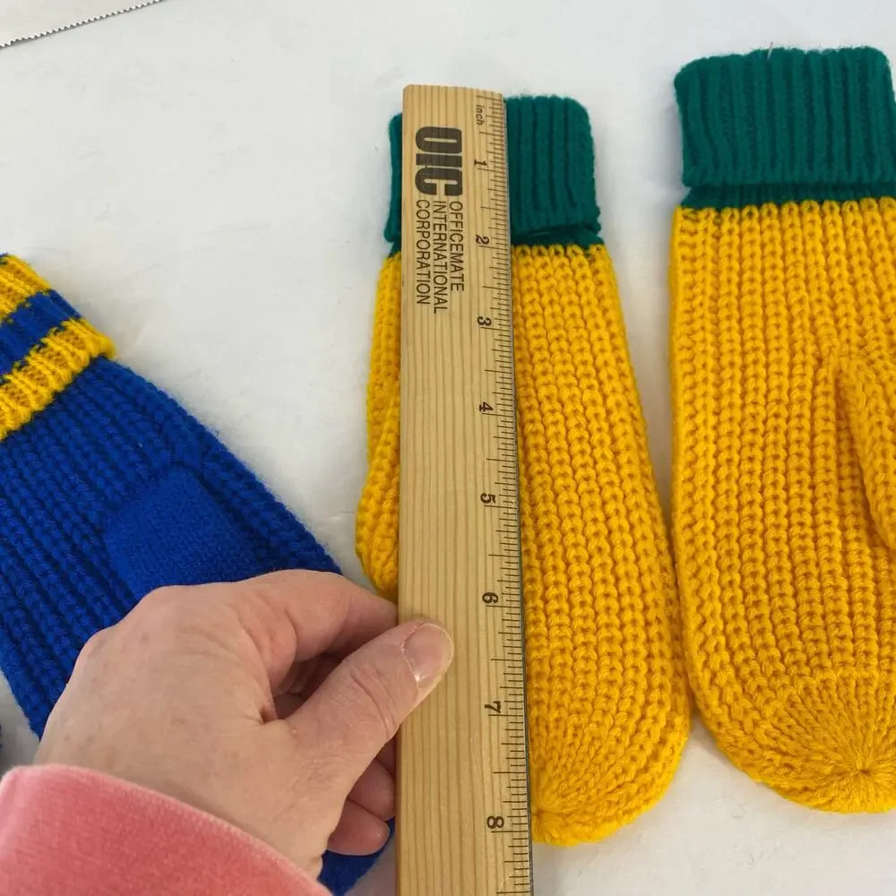 Snoopy Peanuts Mittens Kids Blue Bugs Bunny Brand Porky Pig Knit Pom Vtg 70s